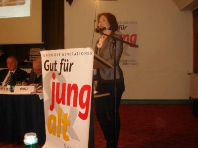 Katherina Reiche MdB (parlamentarische Staatssekret�rin im Bundesministerium f�r Umwelt, Naturschutz und Reaktorsicherheit) w�hrend ihrer Rede.