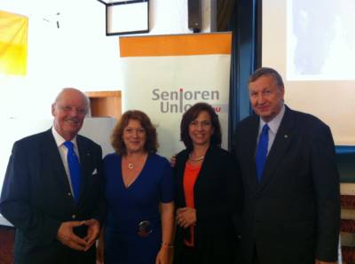 Im Bild (von links nach rechts): Prof. Dr. Otto Wulff, Bundesvorsitzender der Senioren Union der CDU Deutschlands; Anja Heinrich, MdL, Vorsitzende der Frauen Union Brandenburg; Barbara Richstein; Ingo Hansen, frisch wiedergewhlter Landesvorsitzender der Senioren Union Brandenburg.