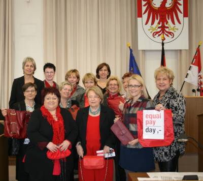 Der Equal Pay Day im Landtag Brandenburg (der internationale Aktionstag fr Entgeltgleichheit zwischen Mnnern und Frauen).
