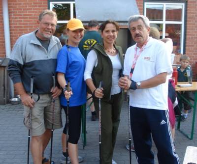 Organisatoren der Aktion in Dallgow: v.r.: Hartmut Mller (DAK), Barbara Richstein, Katarzyna Debicka (Kreisvorsitzende der Jungen Union Havelland).
