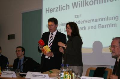 Barbara Richstein und Jens Koeppen, der erneut als CDU Bundestagskandidat fr den Wahlkreis 58 nominiert wurde.