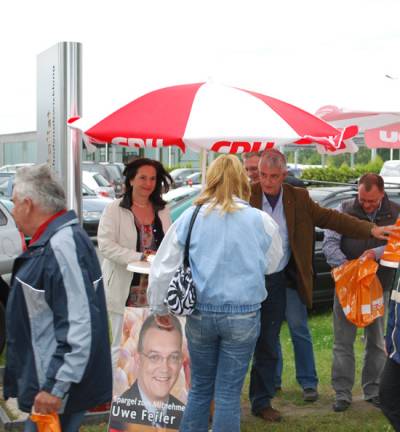 Info-Stand der CDU Dallgow-Dberitz mit dem CDU-Bundestagskandidaten Uwe Feiler.
